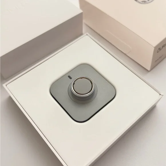 Oura Ring Gen 4 Size 7 Silver Brand new in box - Picture 5 of 9